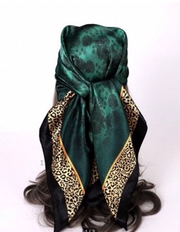 Silketwill tørklæde i smaragdgrøn og leopard